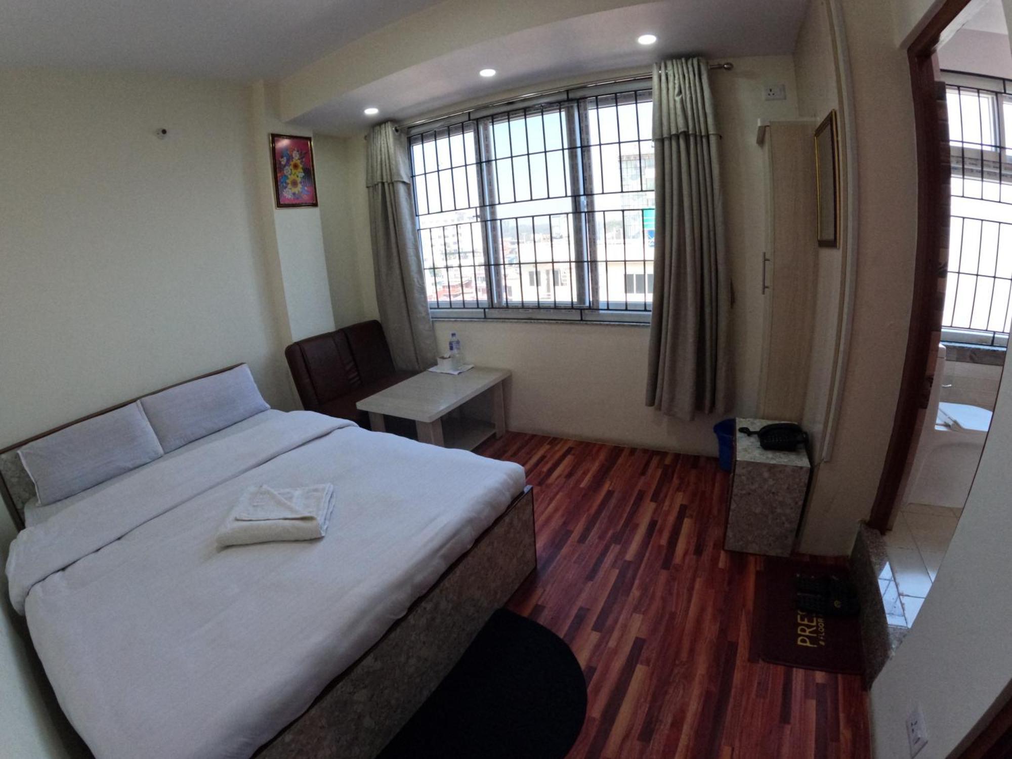 Hotel Global Village Katmandu Dış mekan fotoğraf