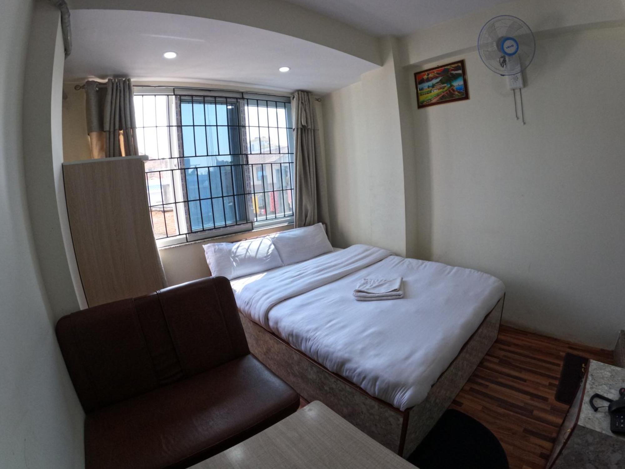 Hotel Global Village Katmandu Dış mekan fotoğraf